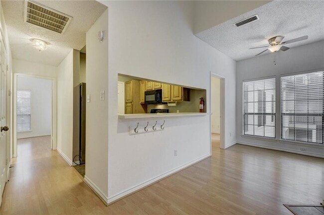 Photo - 3001 Cedar St Unit 306