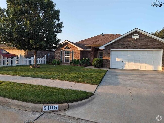 Building Photo - 5105 Carlene Dr Rental