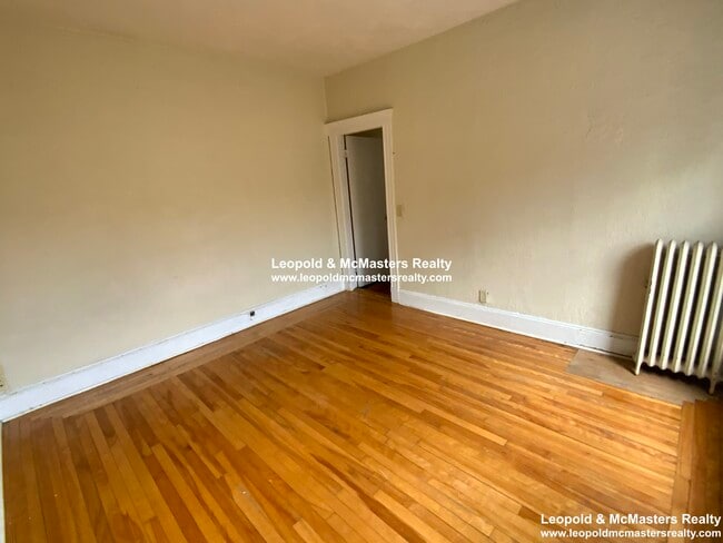 Photo - 194 Kelton St