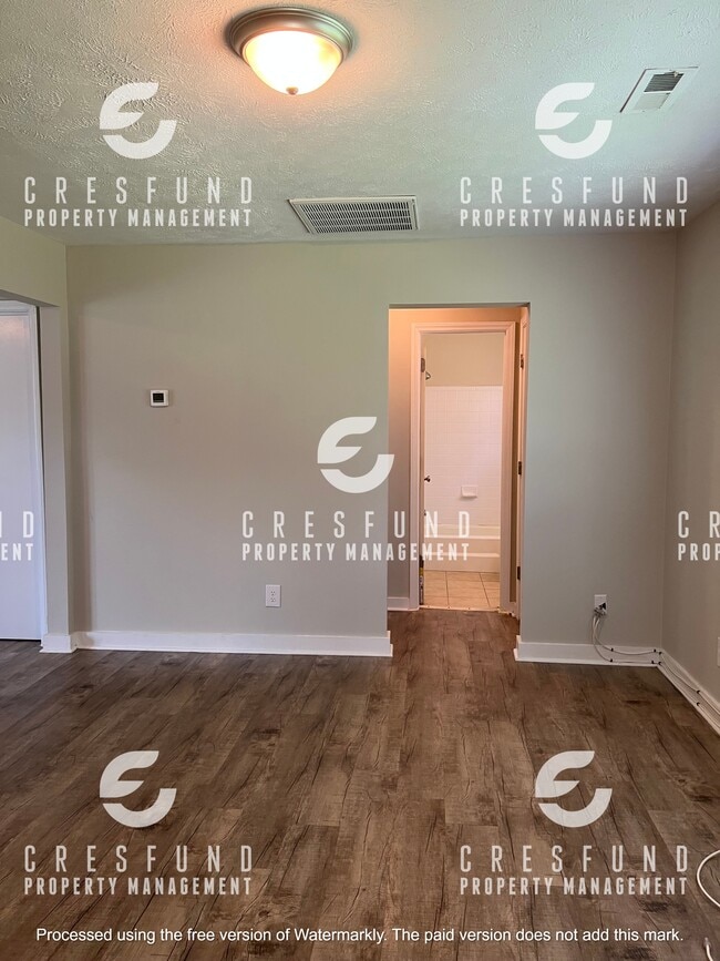 Photo - Miller Avenue Apartments