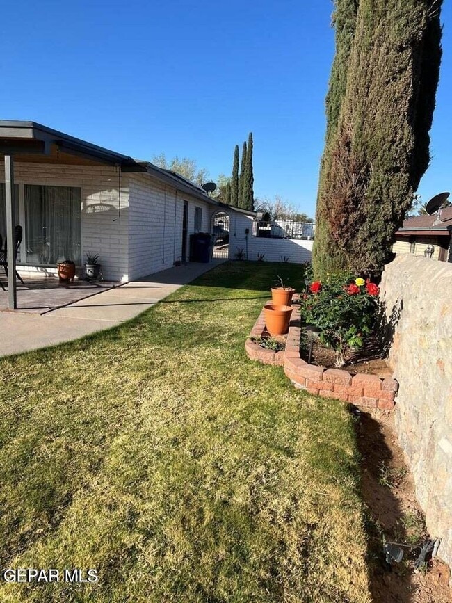 Photo - 6417 Los Robles Dr