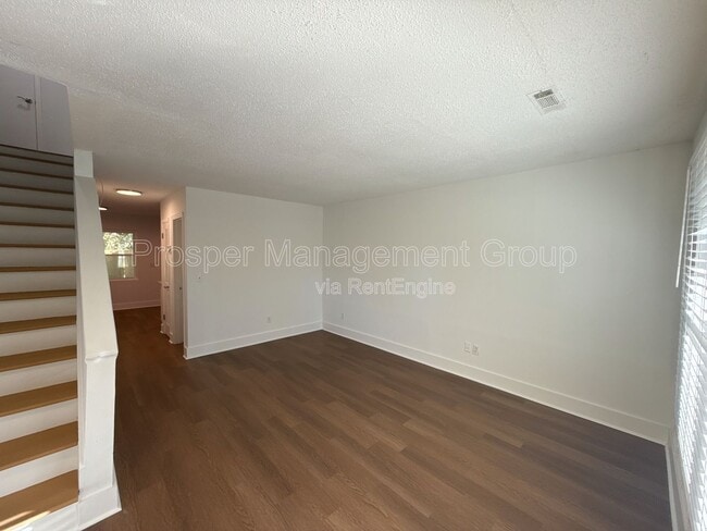 Photo - 258 Fleming Rd