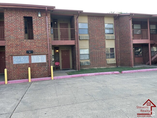 Building Photo - 1912 SW D Ave Rental
