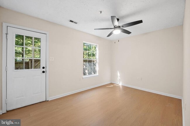 Photo - 1330 Hampshire Dr