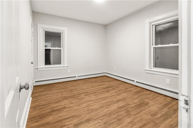 Photo - 538 Power Rd