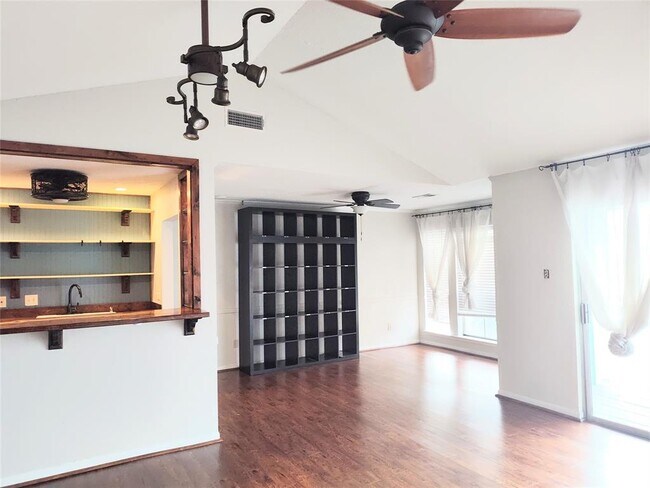 Photo - 500 Tiki Dr Unit 214