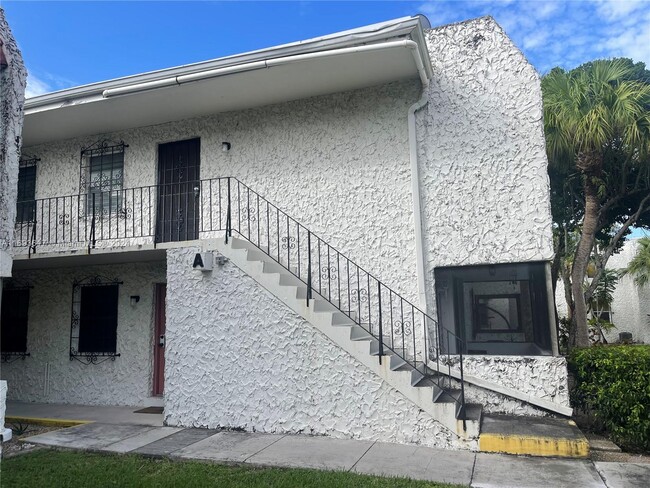 Photo - 8701 SW 141st St Unidad A3 Rental