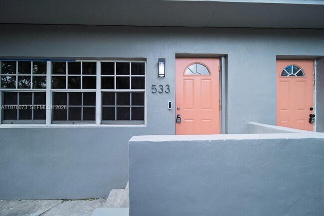 Photo - 533 NE 67th St Unidad 533