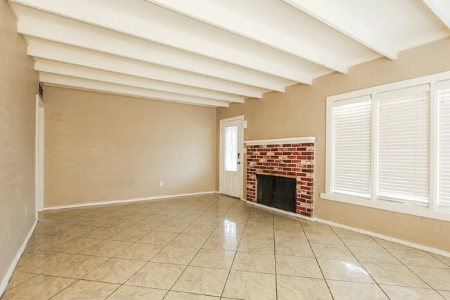 Photo - 1043 E Indianola Ave