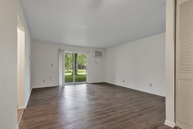Village Green Apartments (KG1 - Village Gr...