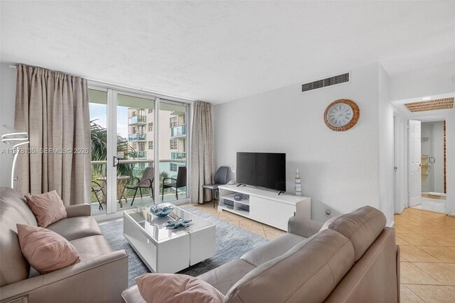 3801 S Ocean Dr Unidad 4R