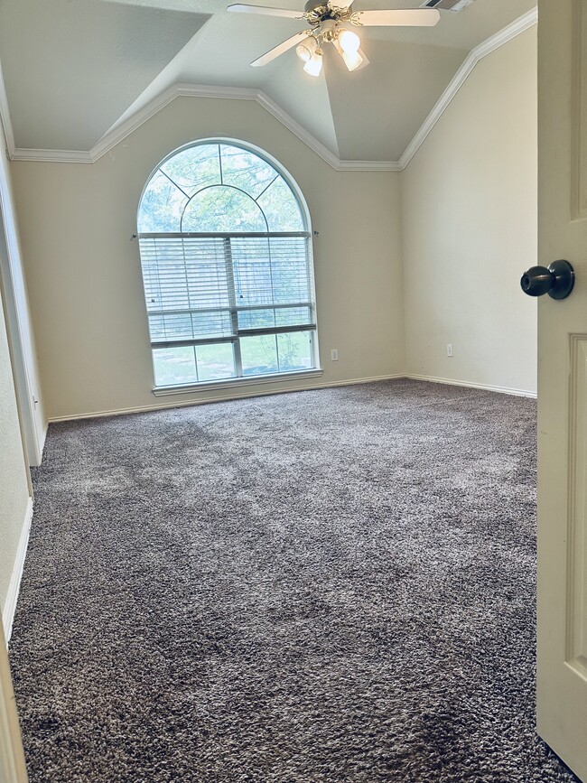 Photo - 2805 Glen Hollow Dr