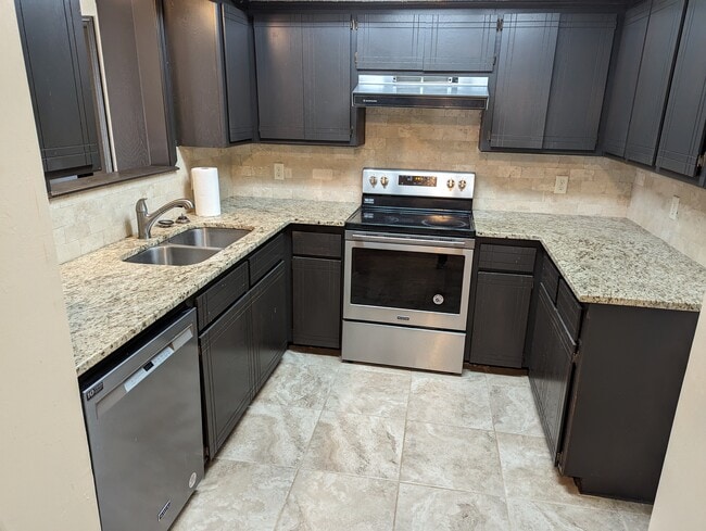 Photo - 9021 N Rockwell Dr