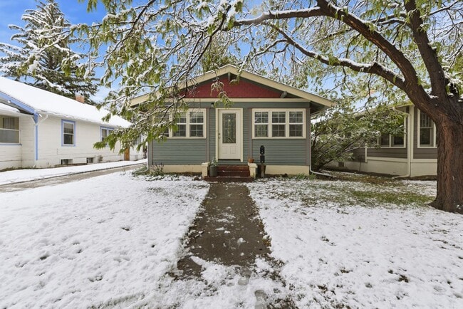 Building Photo - Charming 2 Bed 1 Bath House in Old Town!