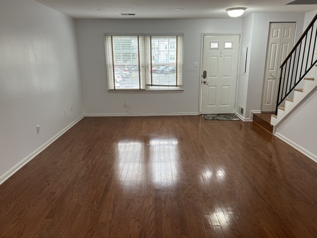 Photo - 94 N Bedford St Unidad B Rental