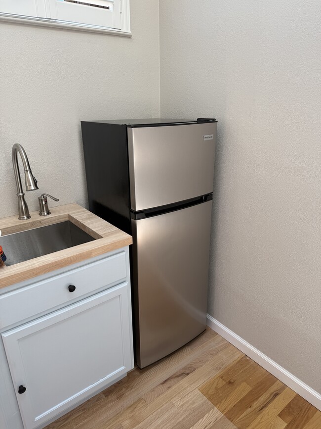 Photo - 1732 Fernando St