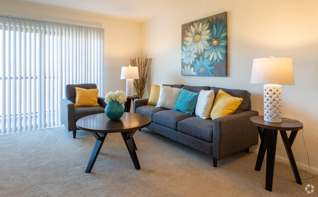 Interior Photo - Eudowood Towers Rental