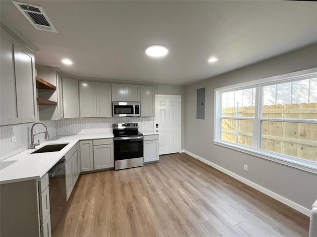 Photo - 3705 N Elm St