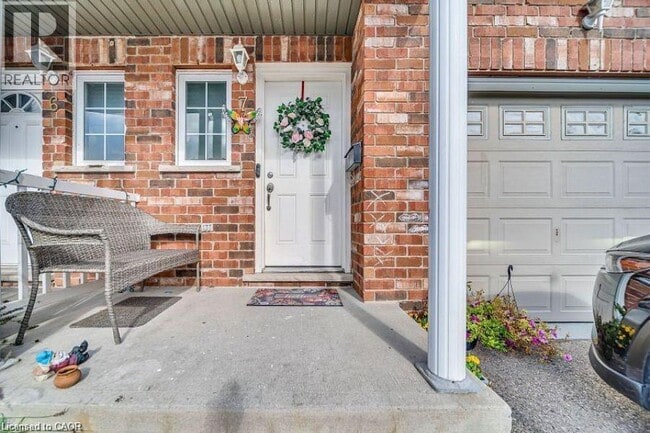 Photo - 975 Strasburg Rd