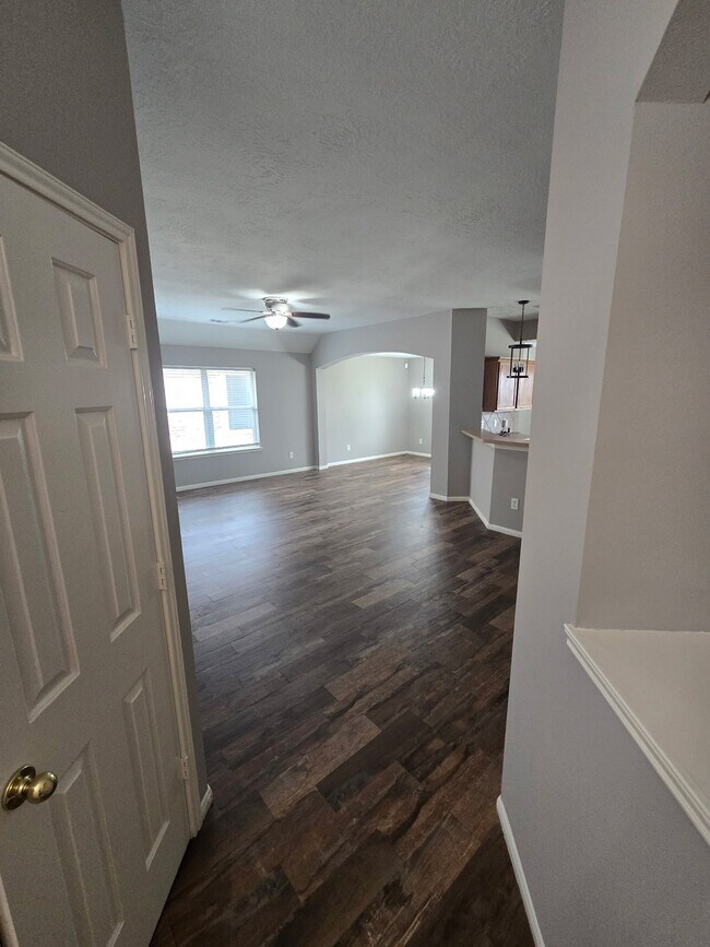 Building Photo - 15931 Breanna Ln