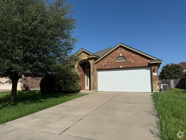 Building Photo - Comfort, Style & Privacy in the Heart of S... Rental