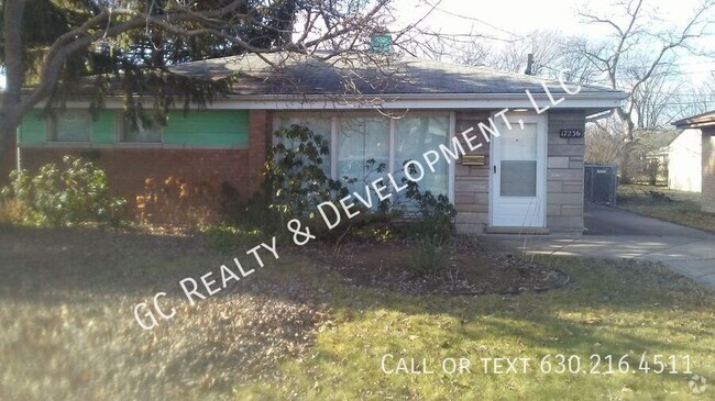 Building Photo - 17236 Roy St Rental