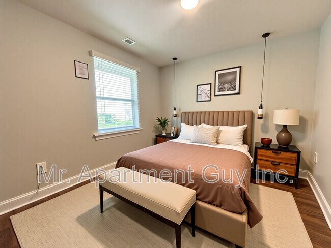 Photo - 220 W 19th St