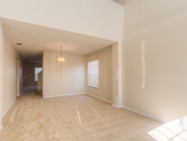 Photo - 2217 Heathwood Cir