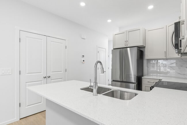 Photo - 3616-3213 213 St NW