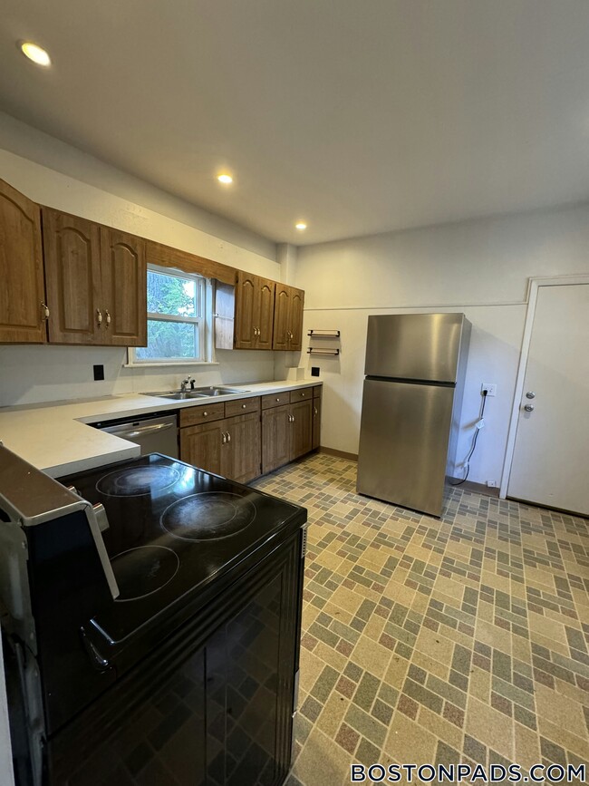 15 Curtis Ave Unit 2