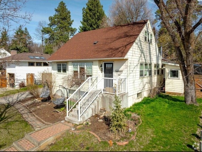 Building Photo - 910 NW Clifford St Rental