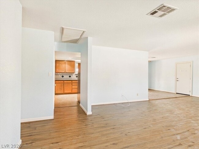 Photo - 881 E Calvada Blvd