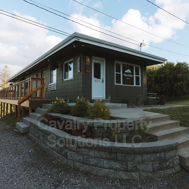 Photo - 923 E Central Entrance Unit All Utilities Included