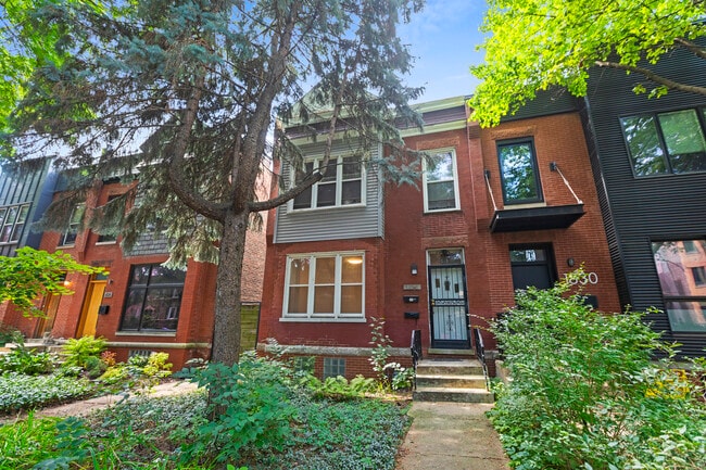 Building Photo - 1828 N Whipple St Rental