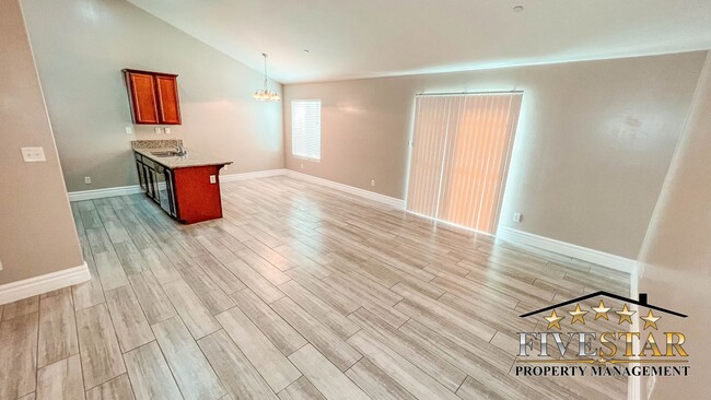 Photo - 5509 Baja Dr