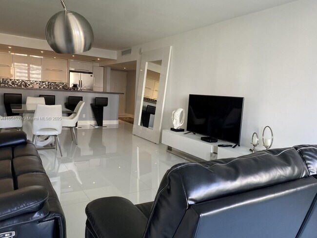 Photo - 19370 Collins Ave Unit 627