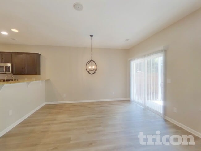 Photo - 234 Chestnut Oak Ln