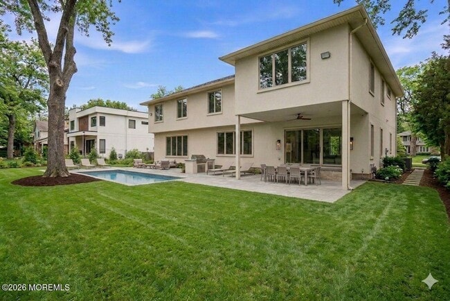 Photo - 152 Ampere Ave