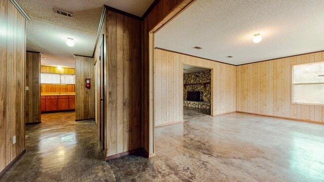 Photo - 163 S Davis Ln