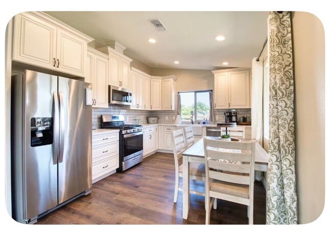 Photo - 15669 Ridgeway Ave