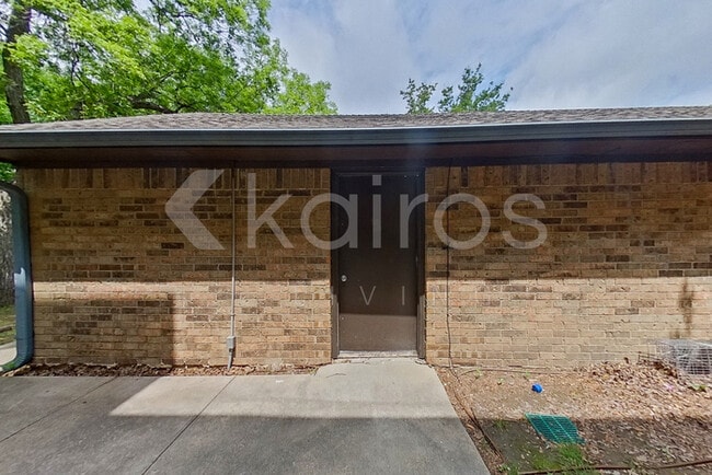 Photo - 2140 Woodnote Ln