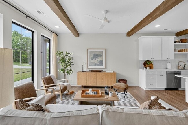 Photo - 933 Prime St