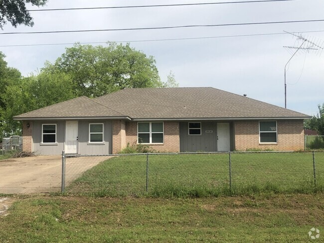 Building Photo - 650 W Ohio St Rental