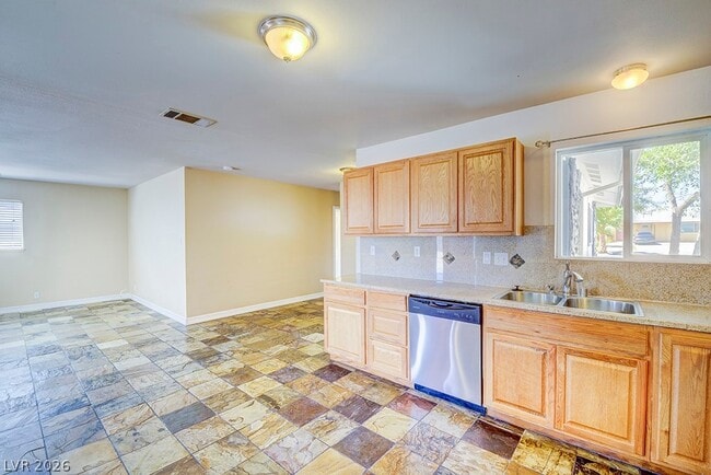 Photo - 3990 E Syracuse Dr