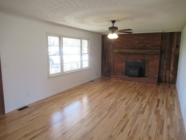 Photo - Charming 3-Bedroom Brick Home for Rent on the West Side of Lincolnton!