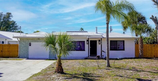 Photo - 4739 Baywood Point S