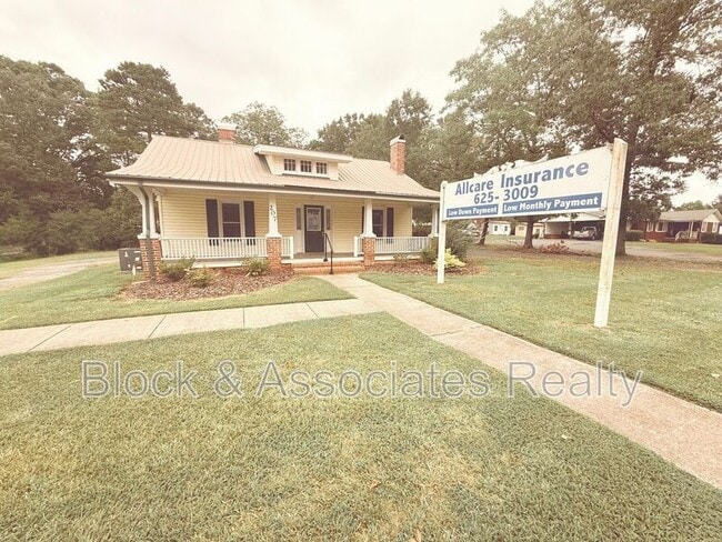 Building Photo - 207 E Pritchard St