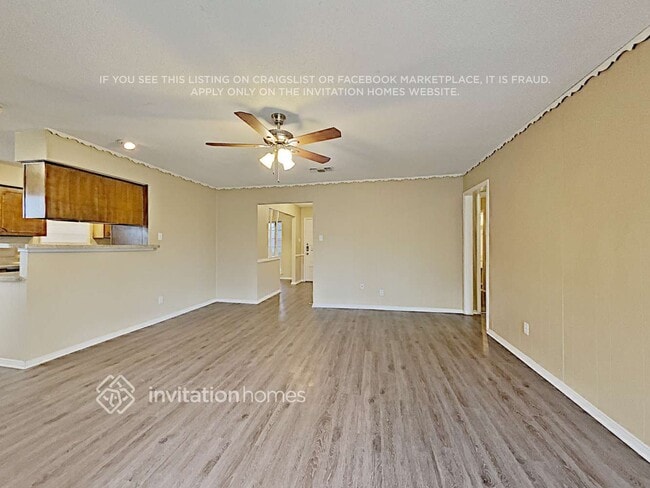 Photo - 150 Valleyglen Dr