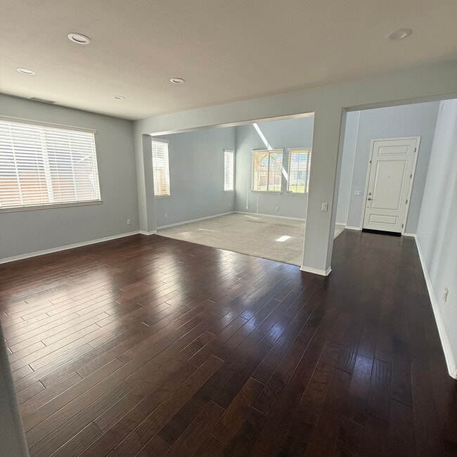 Photo - 8108 Finch St