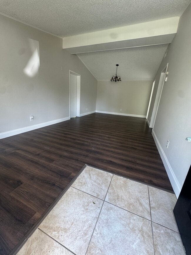 Photo - 1344 Lodge Terrace